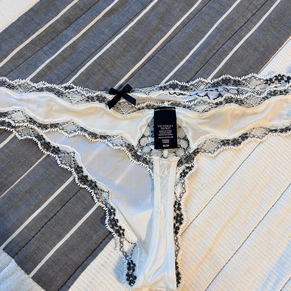 Intimate bundle - bridal like corset, push-up bra and sexy underwear set . - Picture 10 of 13